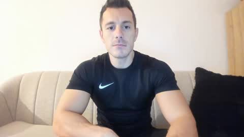 roberto4ever online show from December 11, 2024, 6:47 am