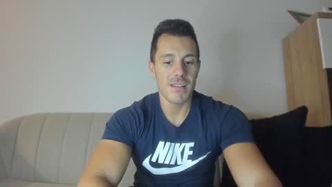 roberto4ever online show from January 4, 2025, 2:35 pm