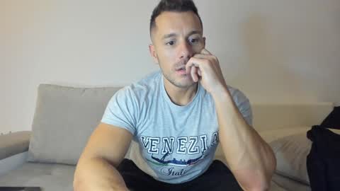 roberto4ever online show from January 9, 2025, 6:15 pm