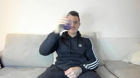 roberto4ever online show from January 21, 2025, 6:02 pm