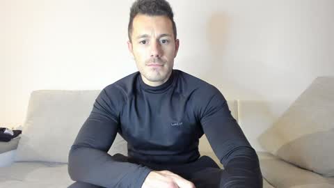 roberto4ever online show from January 22, 2025, 6:20 pm