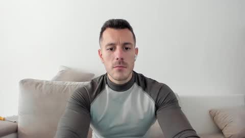 roberto4ever online show from February 18, 2025, 12:28 pm