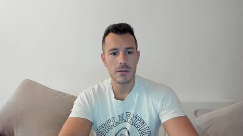 roberto4ever online show from September 15, 2025, 5:07 am