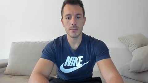 roberto4ever online show from September 28, 2025, 2:11 pm