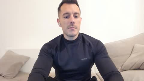 roberto4ever online show from November 27, 2025, 4:31 pm