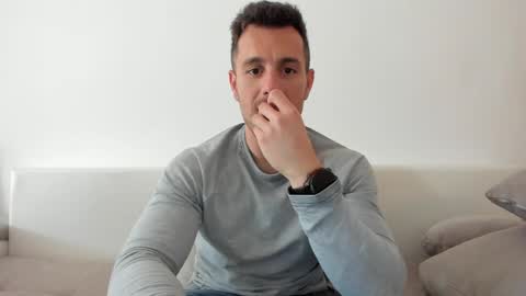 roberto4ever online show from April 14, 2026, 11:16 am