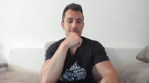 roberto4ever online show from June 4, 2026, 1:06 pm