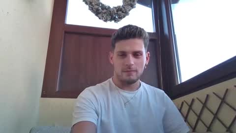 Snapshot of roberto_twink1 chatting on December 16, 2024, 7:04 am Roberto online show from December 16, 2024, 7:04 am