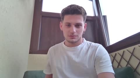 Snapshot of roberto_twink1 chatting on January 21, 2025, 8:30 am Roberto online show from January 21, 2025, 8:30 am