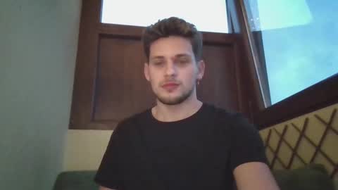 Snapshot of roberto_twink1 chatting on February 3, 2025, 5:40 am Roberto online show from February 3, 2025, 5:40 am