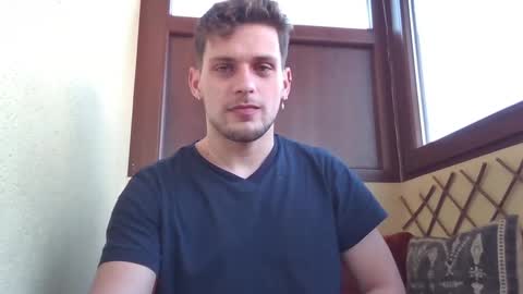 Snapshot of roberto_twink1 chatting on February 14, 2025, 7:28 am Roberto online show from February 14, 2025, 7:28 am