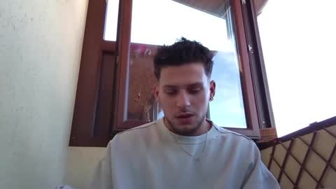 Snapshot of roberto_twink1 chatting on September 15, 2025, 10:59 am Roberto online show from September 15, 2025, 10:59 am