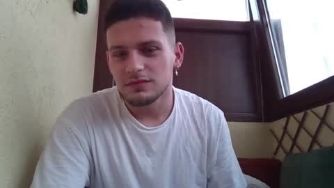 Snapshot of roberto_twink1 chatting on November 25, 2025, 8:03 am Roberto online show from November 25, 2025, 8:03 am