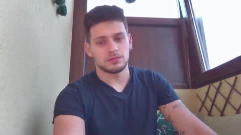 Snapshot of roberto_twink1 chatting on December 4, 2025, 5:50 am Roberto online show from December 4, 2025, 5:50 am