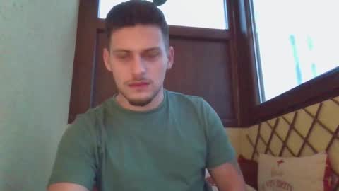 Snapshot of roberto_twink1 chatting on January 7, 2026, 5:54 am Roberto online show from January 7, 2026, 5:54 am