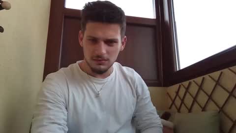 Snapshot of roberto_twink1 chatting on January 18, 2026, 8:40 am Roberto online show from January 18, 2026, 8:40 am