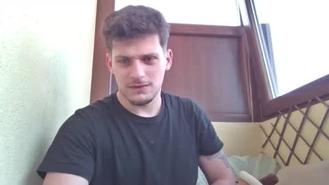 Snapshot of roberto_twink1 chatting on March 5, 2026, 8:32 am Roberto online show from March 5, 2026, 8:32 am