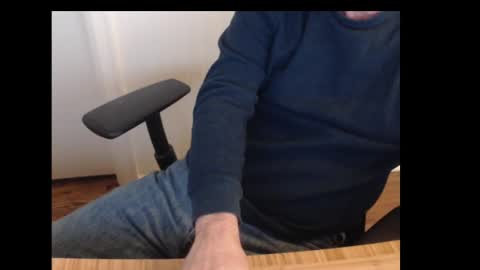 robidan6923 online show from January 17, 2025, 1:03 pm