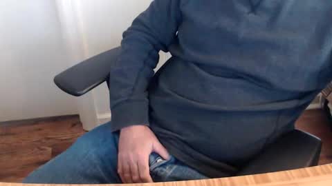 robidan6923 online show from October 31, 2025, 2:51 pm