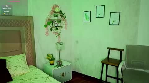 robin D online show from December 3, 2025, 2:37 pm