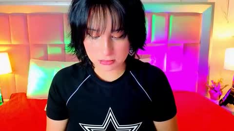 Snapshot of robinbennett chatting on May 21, 2026, 12:23 pm robin D online show from May 21, 2026, 12:23 pm