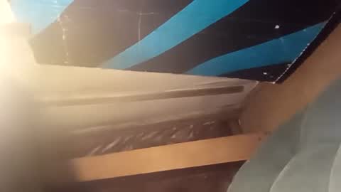 R online show from September 22, 2025, 6:48 am