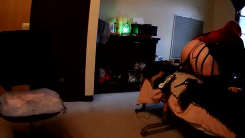 Snapshot of robinhead1981 chatting on March 16, 2026, 1:59 pm RobinHEAD online show from March 16, 2026, 1:59 pm