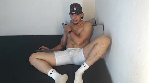 Snapshot of robisson_zack chatting on May 26, 2026, 10:06 pm Robisson Zack online show from May 26, 2026, 10:06 pm
