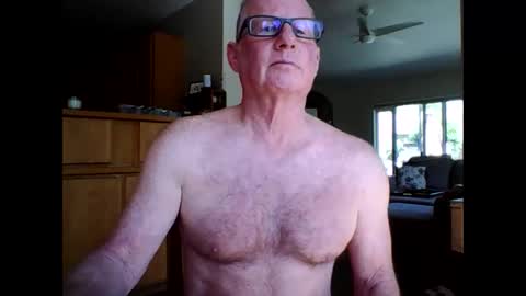 robo0000 online show from May 11, 2026, 4:48 pm