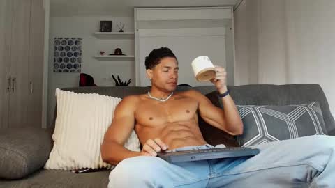 roby_millerr online show from February 6, 2026, 2:20 pm