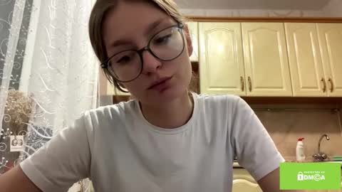 robynsentinella online show from December 5, 2025, 9:51 am