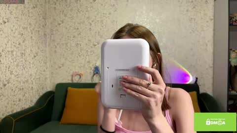 robynsentinella online show from April 19, 2026, 3:06 am