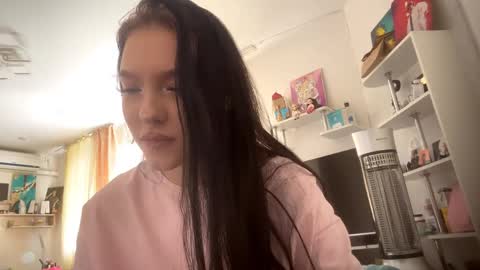 Snapshot of robynwesterholm chatting on April 10, 2026, 10:31 am Sofia online show from April 10, 2026, 10:31 am