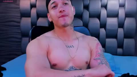 rocco_santos online show from November 8, 2025, 12:55 am