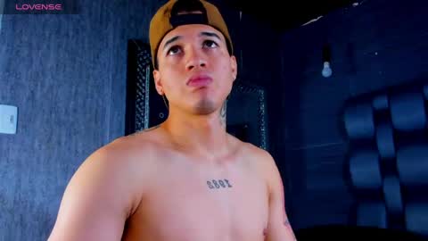 rocco_santos online show from April 13, 2026, 6:13 pm