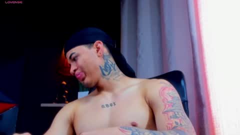 rocco_santos online show from May 19, 2026, 6:25 pm