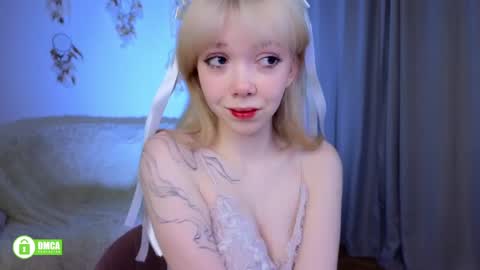 rochelle_dolly online show from April 23, 2026, 8:33 pm