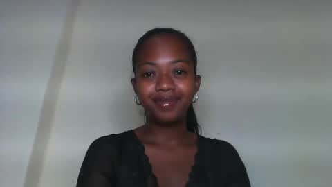 rochellinah online show from March 25, 2026, 7:58 am