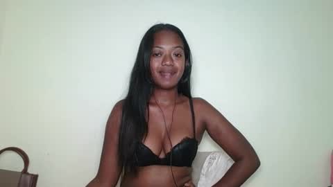 rochellinah online show from April 25, 2026, 1:41 pm