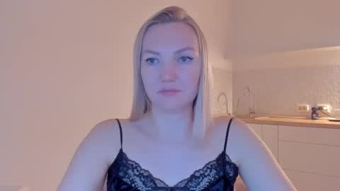 rock__baby online show from March 11, 2025, 5:16 am