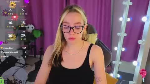 Snapshot of rockett_bunny chatting on June 25, 2026, 5:12 am Rockett online show from June 25, 2026, 5:12 am