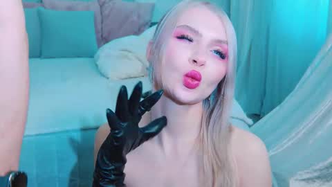 Lina and Den online show from March 21, 2026, 6:40 am