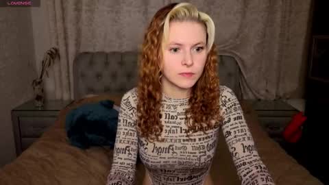 Snapshot of rocky_foxy chatting on December 1, 2025, 9:42 pm Rockel online show from December 1, 2025, 9:42 pm