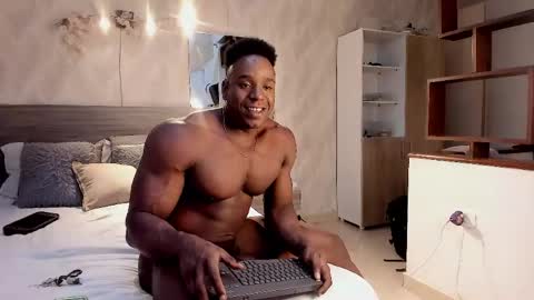 Snapshot of rogger_physique chatting on April 29, 2026, 10:16 pm Rogger online show from April 29, 2026, 10:16 pm
