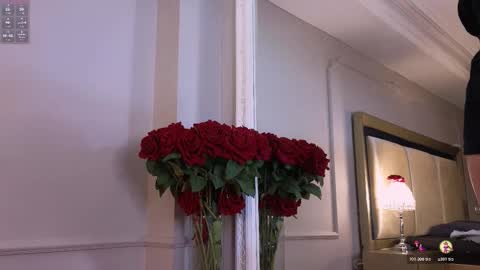   online show from November 5, 2025, 11:43 am