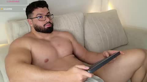 Roman Lux online show from December 5, 2025, 6:11 am