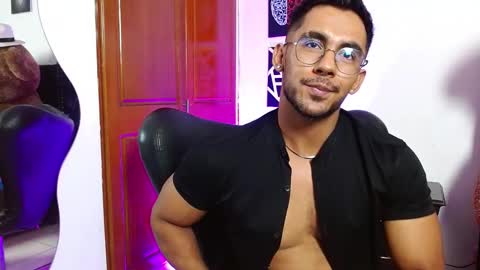 Roman online show from March 8, 2025, 9:08 pm