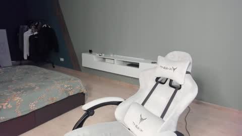 Romeo online show from March 11, 2025, 5:38 am