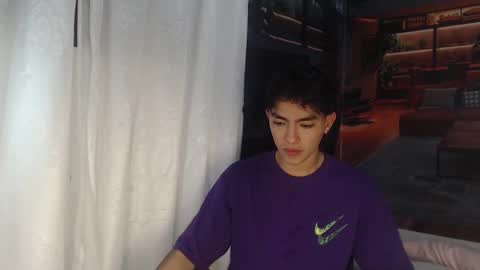 Snapshot of romeomillerr chatting on December 17, 2025, 7:20 pm Romeo online show from December 17, 2025, 7:20 pm
