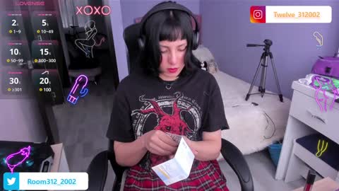 Twelve 3 Inst Twelve 312002 Twitter Room312 2002 online show from January 3, 2025, 6:24 pm